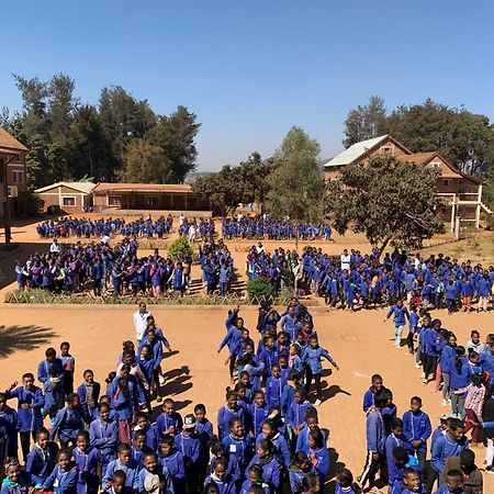 Lycee Picot De Cloriviere Dont Les Revenus Financent L'Education Des Eleves Apartment Antsirabe Luaran gambar