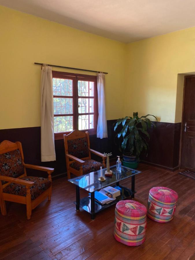 Lycee Picot De Cloriviere Dont Les Revenus Financent L'Education Des Eleves Apartment Antsirabe Luaran gambar