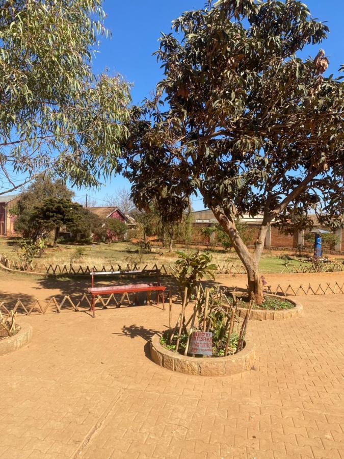 Lycee Picot De Cloriviere Dont Les Revenus Financent L'Education Des Eleves Apartment Antsirabe Luaran gambar
