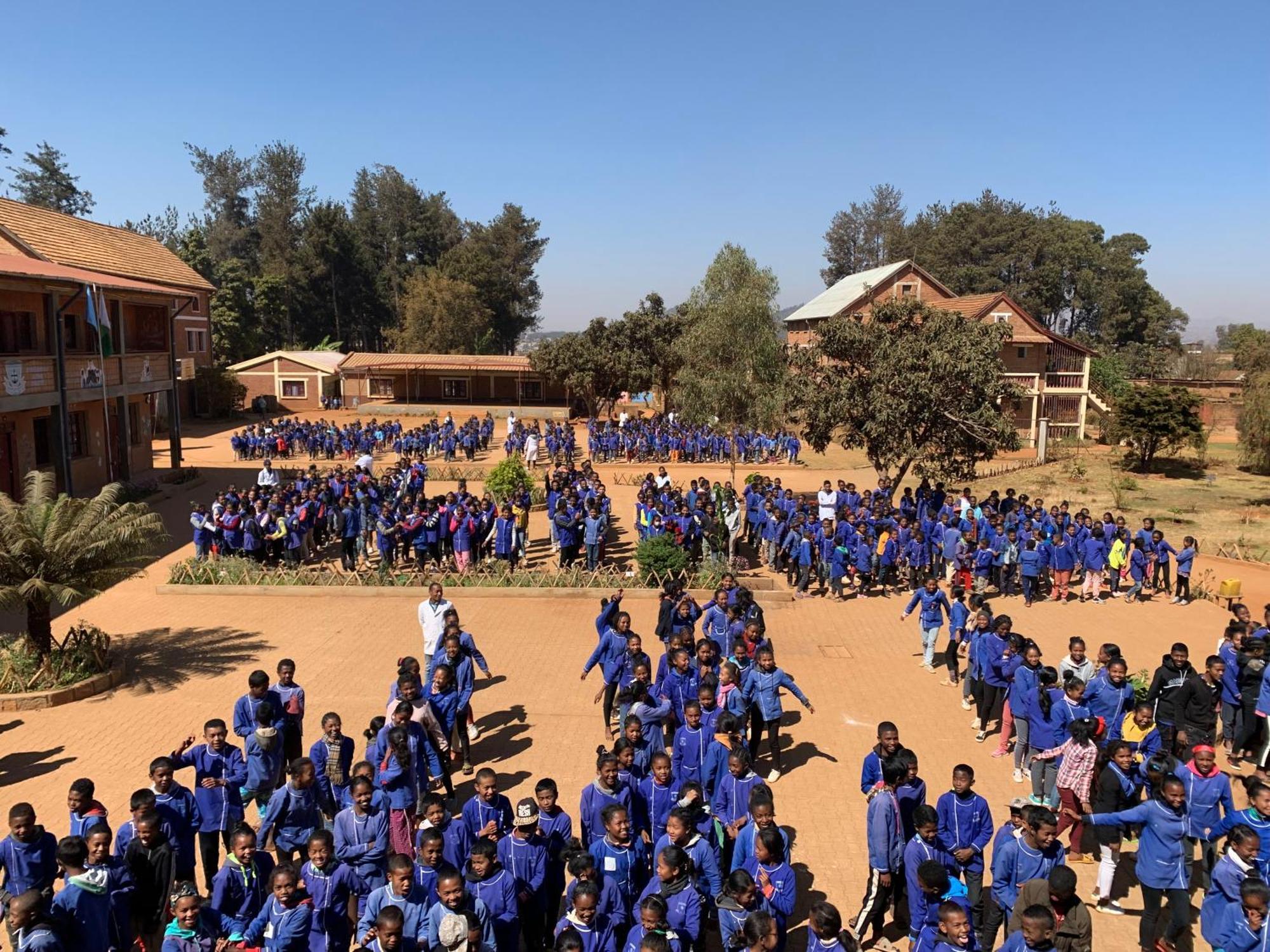 Lycee Picot De Cloriviere Dont Les Revenus Financent L'Education Des Eleves Apartment Antsirabe Luaran gambar